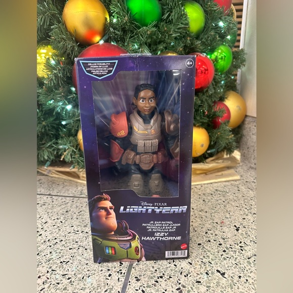Disney Lightyear Izzy Hawthorne Deluxe Posability JR. Zap Patrol Action Figure - Picture 1 of 4